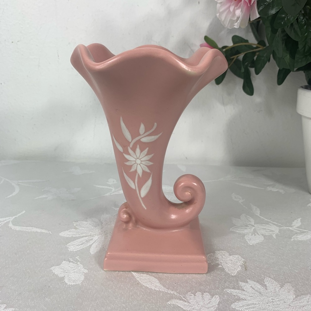 Vintage MCM Abington Pottery Vase Made In USA Pink